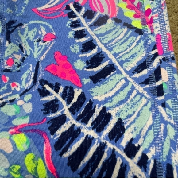 Lilly Pulitzer Luxletic UPF50 Cropped Leggings fantasy garden XS - Picture 3 of 7